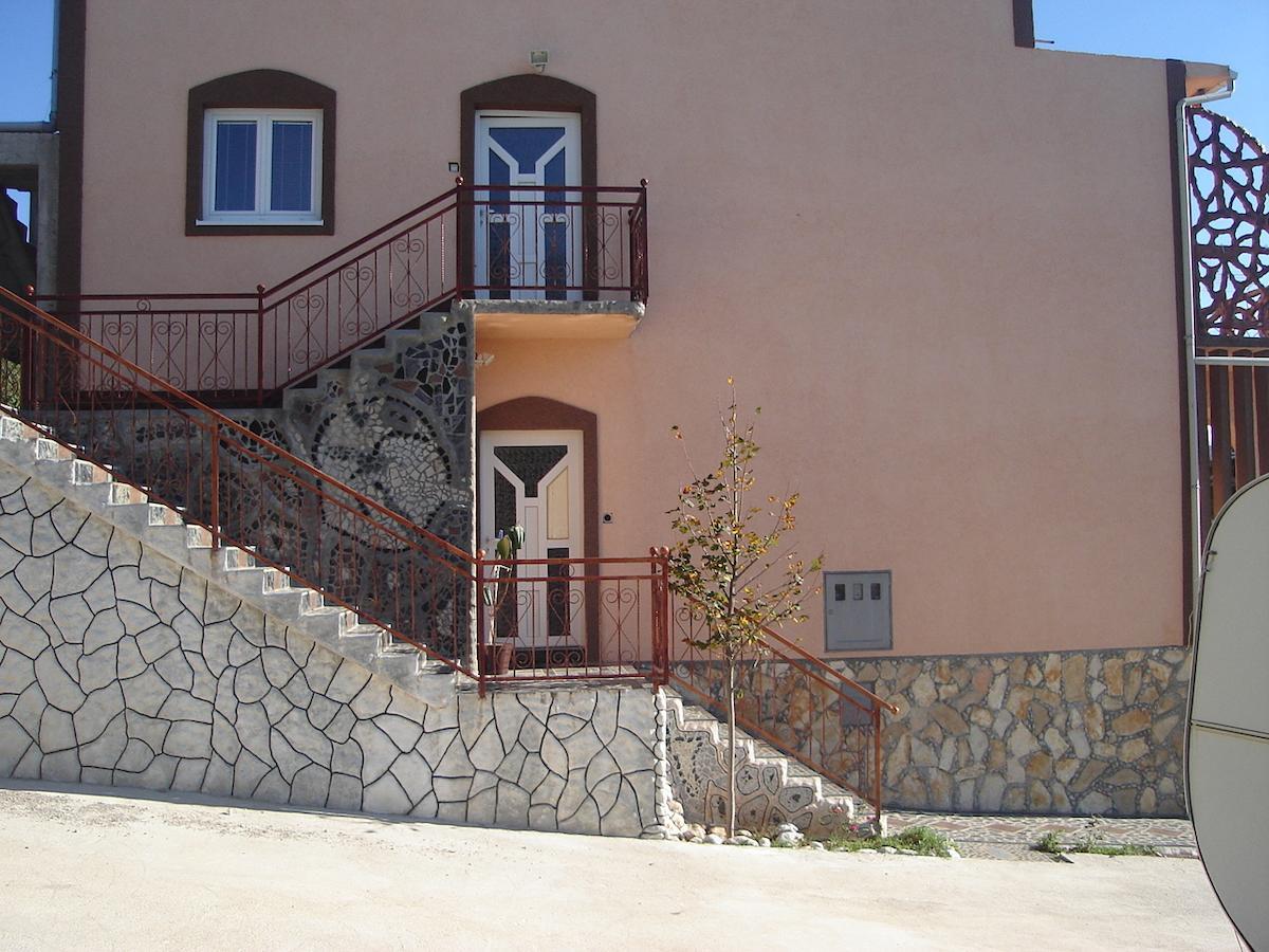 Katarina Apartments And Rooms Sibinj Krmpotski Exterior photo
